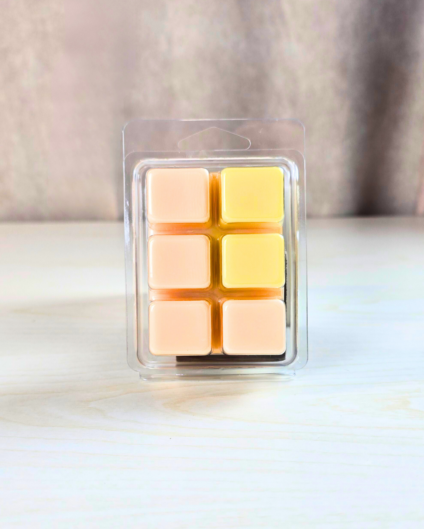 A bright, mood-boosting blend of juicy Blood Orange, tart Goji Berry, and the grounding warmth of Sandalwood. Melt it and let the fresh citrus notes awaken your senses, while the soft woodsy base wraps you in comfort — like stepping into a memory of long summer afternoons and carefree joy. Bring the sunshine indoors! Farmhouse Charm Candles
