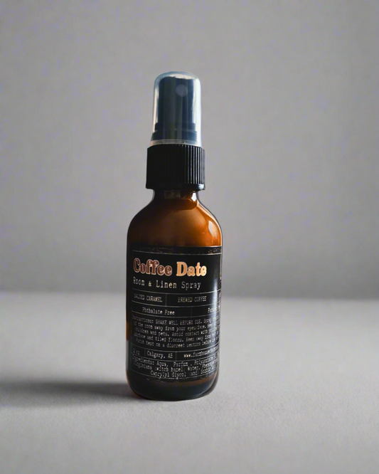 Farmhouse Charm Candles Transform any space into the coziest corner café! Coffee Date Room & Linen Spray combines the rich aromas of salted caramel, freshly brewed coffee, and creamy warm milk. A few spritzes are all it takes to infuse your home or linens with an irresistible, comforting scent.