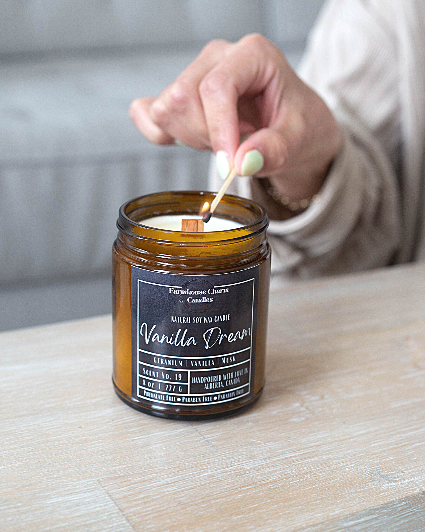 Experience the luxurious aroma of Vanilla Dream- Farmhouse Charm Soy Candle. Step up your candle game with this unique vanilla fragrance that will not disappoint. Indulge in a dreamy and lavish scent that awakens your senses with a blend of toasted vanilla, sweet geranium florals, and a touch of musk. size: 8 oz (227 g) The candle is hand poured with love in Alberta, Canada. It has an approximate burn time of 50 hours.