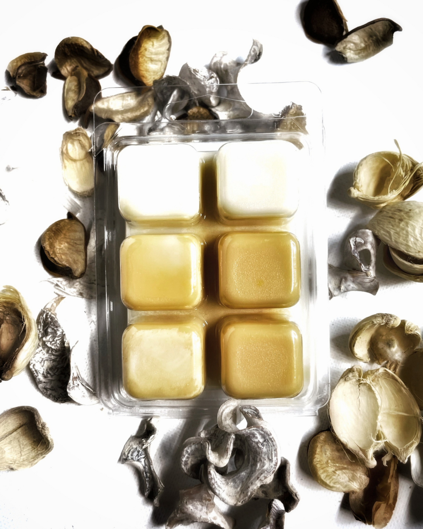Savor the autumn season with a cozy sweater and a warm Salted Caramel Macchiato Soy Wax Melts. For all the coffee lovers out there, the Salted Caramel Macchiato Soy Wax Melts by Farmhouse Charm is the perfect addition to your fall routine. Infused with warm and rich aromas, this candle features a top note of caramelized sugar blended with roasted espresso, vanilla, salt, and spicy cinnamon.