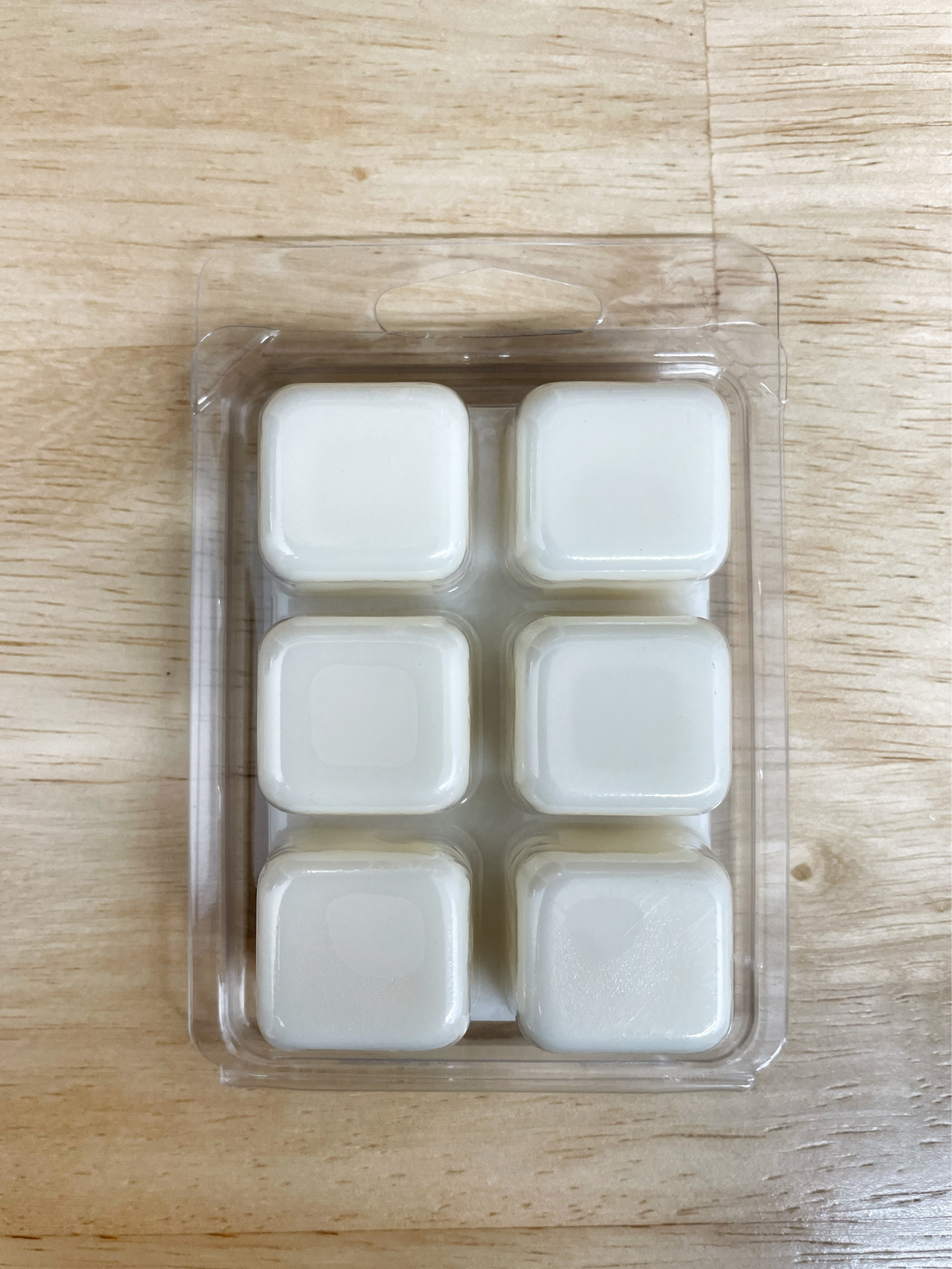Indulge in the Festive Season with Eggnog Soy Wax Melts. Experience the delicious aroma of vanilla buttercream expertly mixed with nutmeg, cinnamon, clove and a hint of rum. Our Eggnog Soy Wax Melts is the perfect guilty pleasure for the holidays! size: 2.5 oz. (75 g) www.farmhousecharmcandles.com