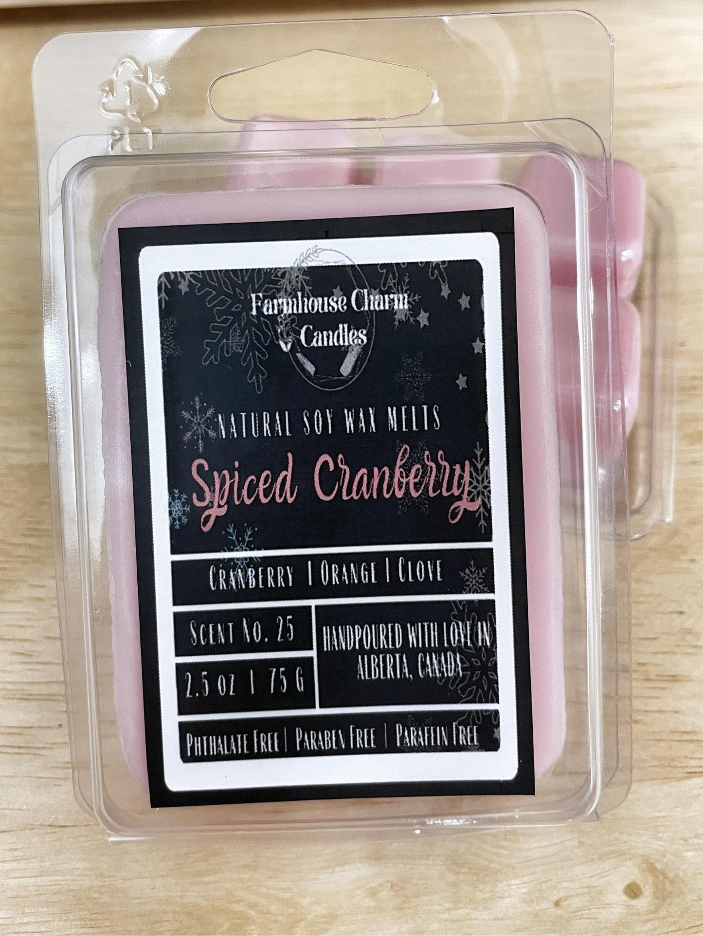 Experience the Festive Season with Spiced Cranberry Soy Wax Melts. Our Spiced Cranberry Soy Wax Melts embodies the true essence of the holiday spirit. The sweet and inviting aroma will fill any room with warmth and comfort. The tart cranberry and mulberry notes provide a refreshing and fruity scent, complemented by the tangy orange that adds a zesty twist. The combination of spicy clove and warm cinnamon creates a cozy ambiance, perfect for chilly winter nights.www.farmhousecharmcandles.com