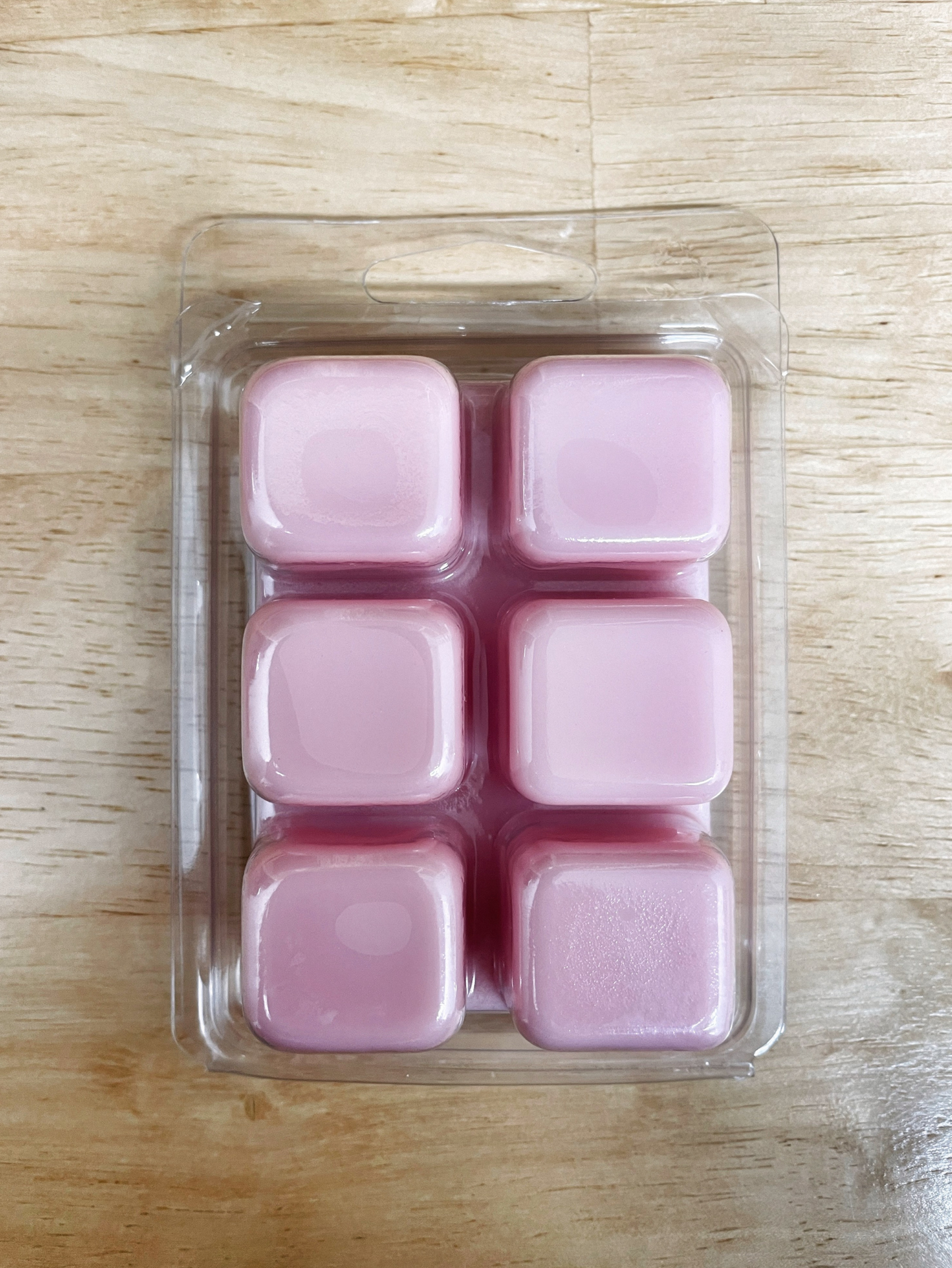 Experience the Festive Season with Spiced Cranberry Soy Wax Melts. Our Spiced Cranberry Soy Wax Melts embodies the true essence of the holiday spirit. The sweet and inviting aroma will fill any room with warmth and comfort. The tart cranberry and mulberry notes provide a refreshing and fruity scent, complemented by the tangy orange that adds a zesty twist. The combination of spicy clove and warm cinnamon creates a cozy ambiance, perfect for chilly winter nights.www.farmhousecharmcandles.com