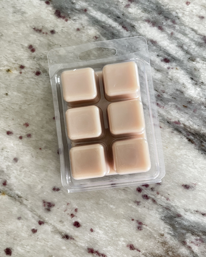 Cozy Cabin Soy Wax Melts is more than just a aroma, it's an experience that will take you on a journey to a place of comfort and relaxation. The blend of bergamot, tea leaf, and cedarwood creates a unique fragrance that is perfect for fall and adds a touch of farmhouse charm to any living space.  size: 2.5 oz. (75 g)
