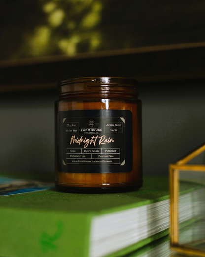 Experience nature’s clean slate with dewy grass, soft florals, and that unmistakable, soothing petrichor—the scent of rain on warm earth. Crisp. Grounding. Refreshing.