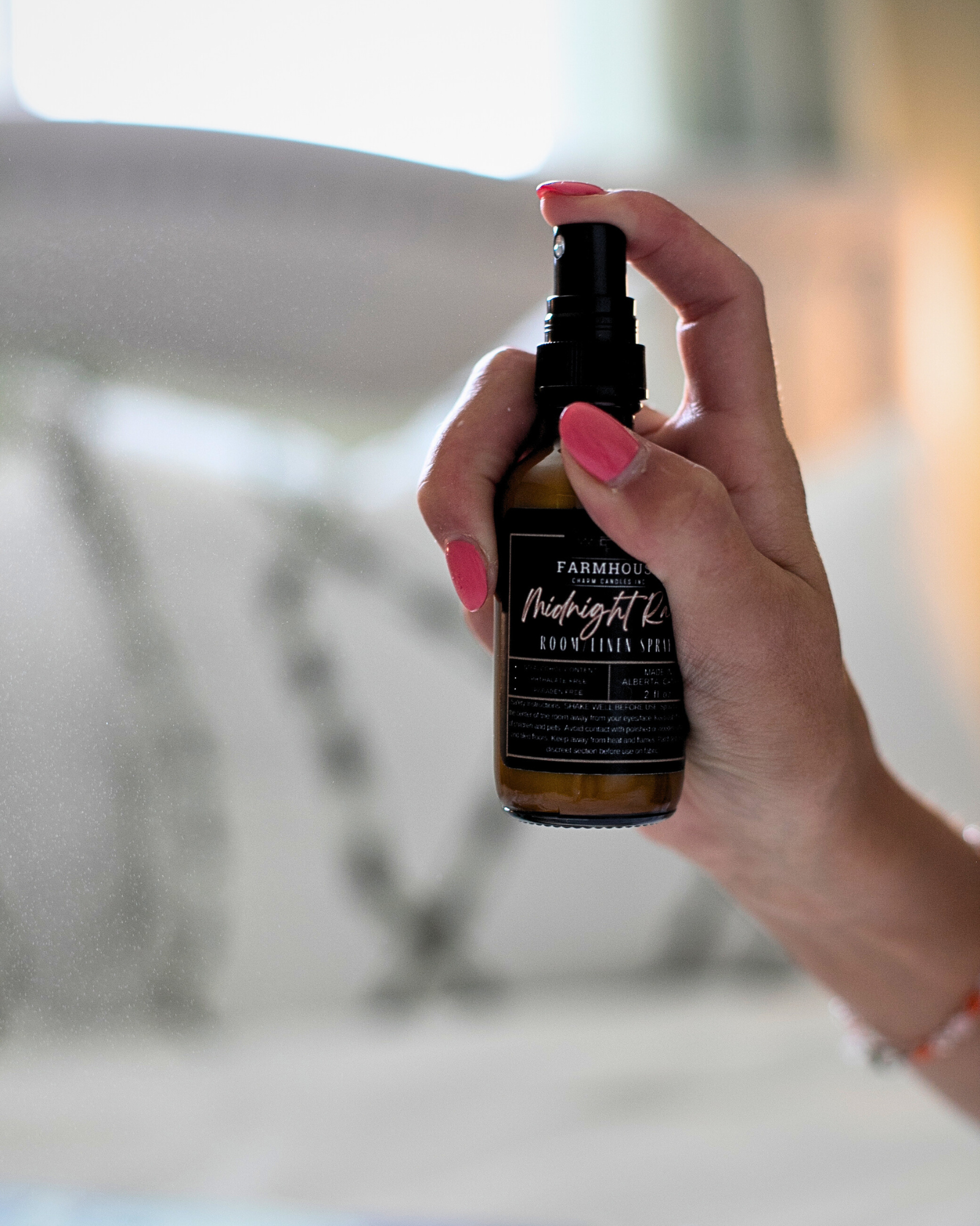 Experience nature’s clean slate with dewy grass, soft florals, and that unmistakable, soothing petrichor—the scent of rain on warm earth. Crisp. Grounding. Refreshing. www.farmhousecharmcandles.com