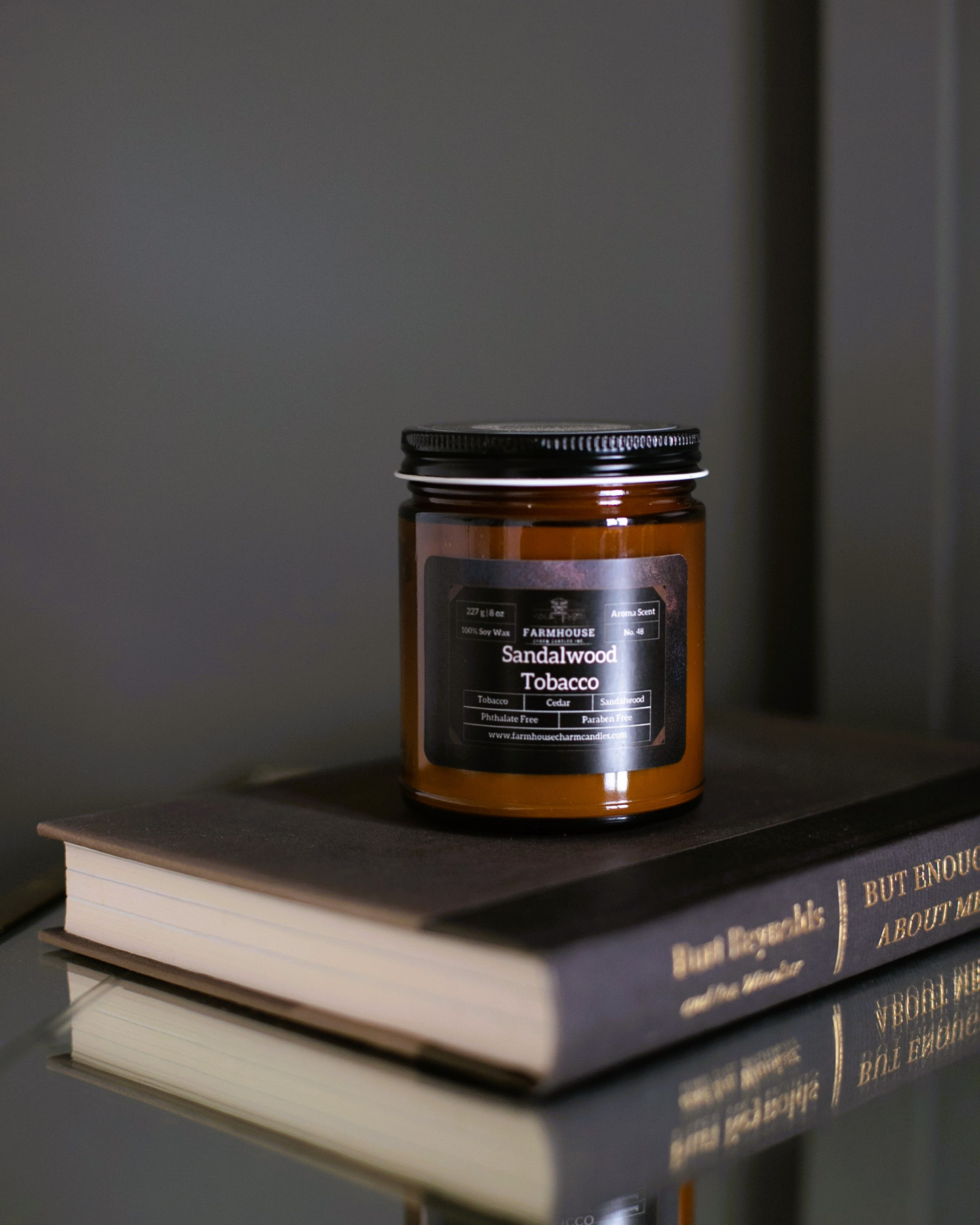 Bold, smooth, and irresistibly cozy.&nbsp; Rich notes of smoky tobacco and warm cedarwood blend perfectly with creamy sandalwood, creating a scent that's rugged yet oh-so-refined.
www.farmhousecharmcandles.com