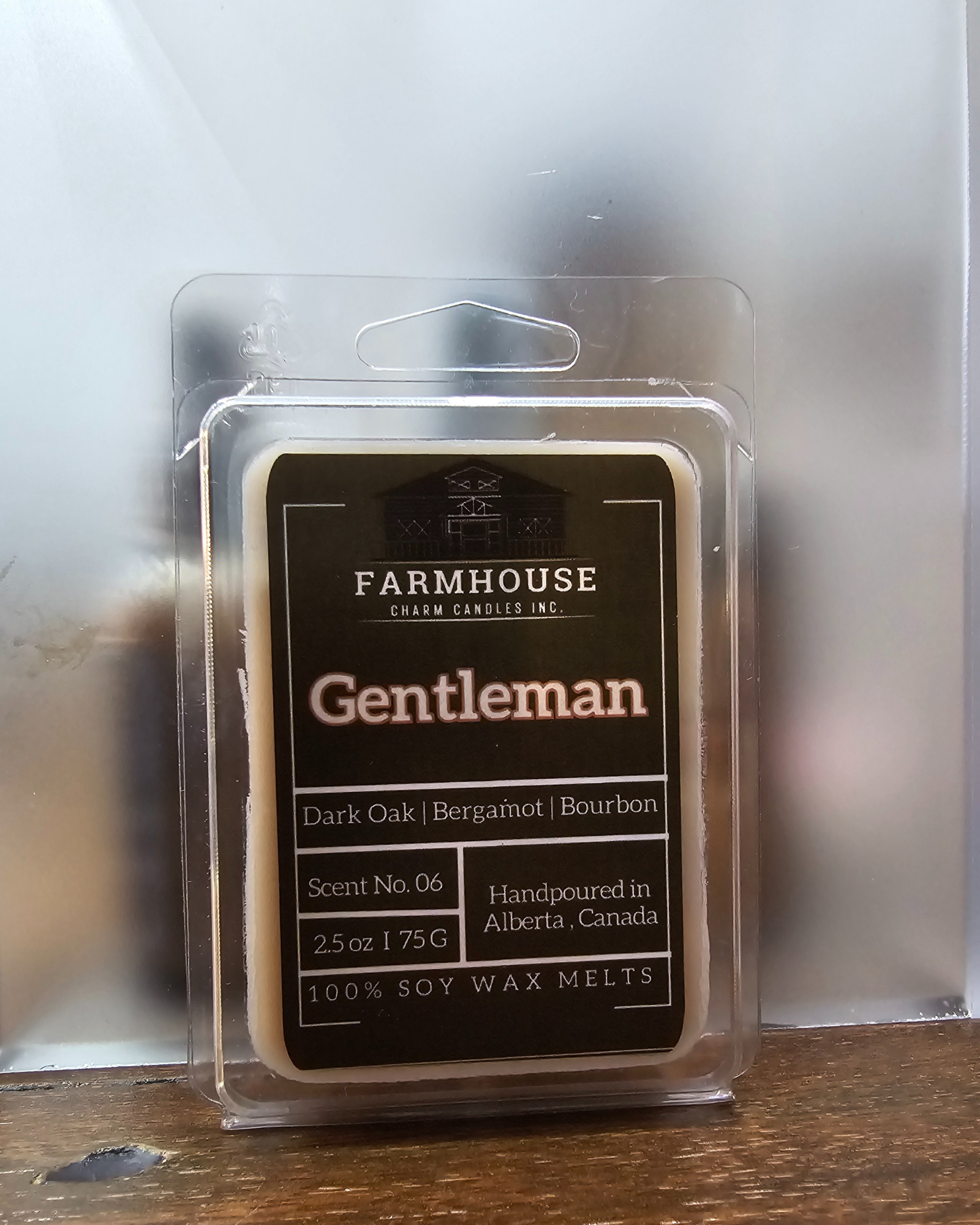 Get ready to ignite your senses with the smooth and irresistible Gentleman Soy Wax Melts. With the powerful blend of dark oak, bergamot, and a dash of bourbon, this scent embodies the essence of a true gentleman.