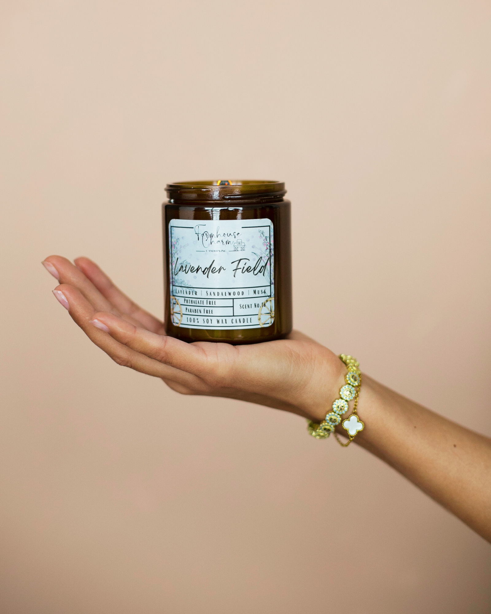 A relaxing blend of fresh lavender blooms, the warm embrace of sandalwood, and a hint of soft musk. It’s like wandering through endless purple fields. Tranquil, cozy, and oh-so-soothing.
www.farmhousecharmcandles.com