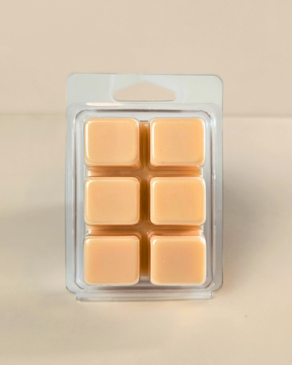 Sweet, buttery, and oh-so-Canadian! Indulge in the warm, sweet scent of rich maple syrup, creamy butter, and smooth vanilla. A true Canadian classic in every melt. www.farmhousecharmcandles.com