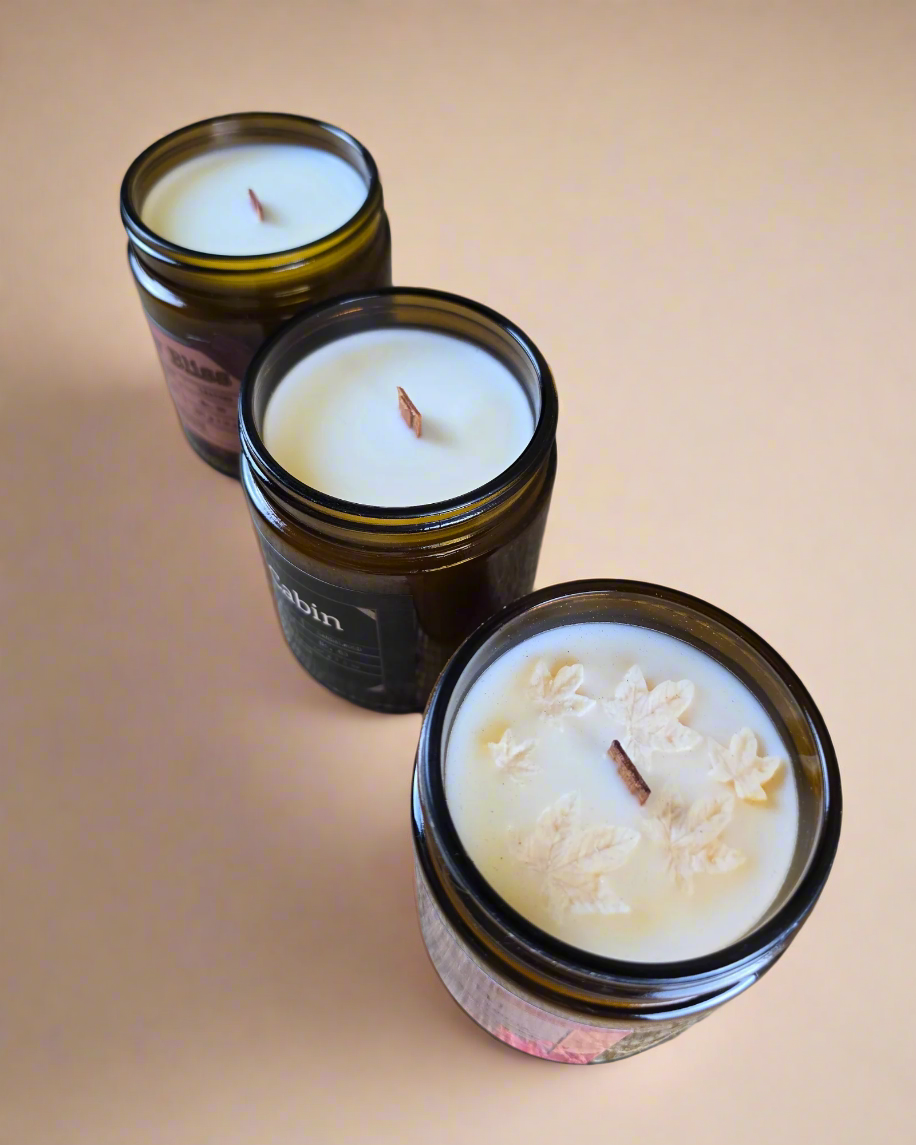 Celebrate Canadian charm with our Oh, Canada Soy Candle Bundle! This set includes three 8 oz soy candles:&nbsp;

🍁Cowboy Bliss (Lavender + Sage + Leather)

🍁Maple, Eh! (Maple + Butter + Vanilla)

🍁Cozy Cabin (Cashmere + Patchouli + Sandalwood)
Farmhouse Charm Candles