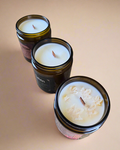 Celebrate Canadian charm with our Oh, Canada Soy Candle Bundle! This set includes three 8 oz soy candles:&nbsp;

🍁Cowboy Bliss (Lavender + Sage + Leather)

🍁Maple, Eh! (Maple + Butter + Vanilla)

🍁Cozy Cabin (Cashmere + Patchouli + Sandalwood)
Farmhouse Charm Candles