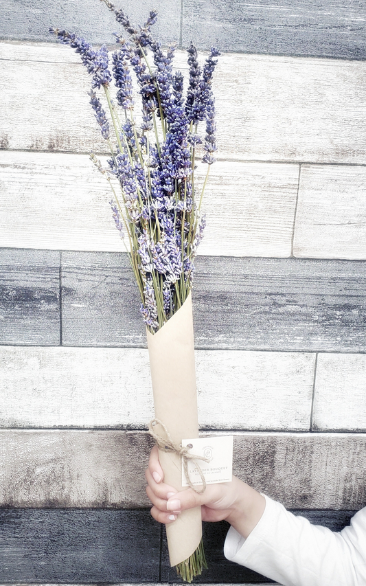A handmade lavender bouquets bring a breath of Provence right to your home. This traditional dried lavender bouquet adds a refreshing touch to your decoration.   Expert Tip: Avoid displaying in direct sunlight and keep away from water.  size: approx. 11 inches tall  Source from Provence en Couler, Canada